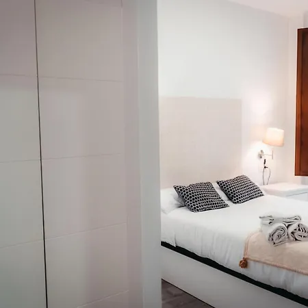 - Cerca De La Alhambra - Qh Animas 5,01 *